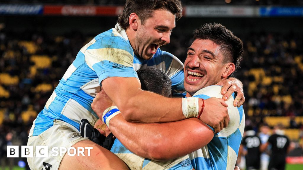 Four-try Argentina stun New Zealand in Wellington