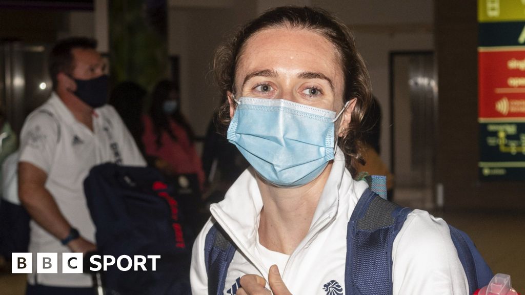 Laura Muir: Olympian 'gutted' after indoor season-ending injury - BBC Sport