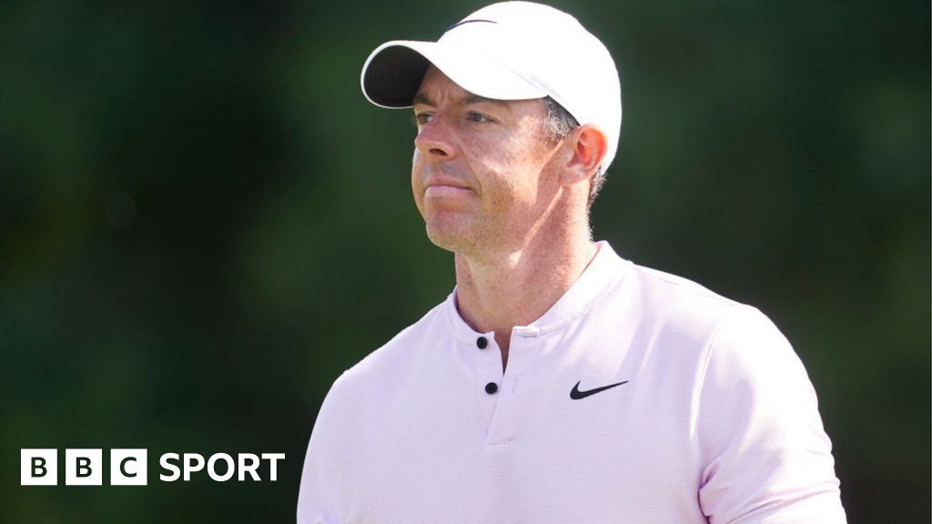 McIlroy closes gap in Dubai with nine-under 63