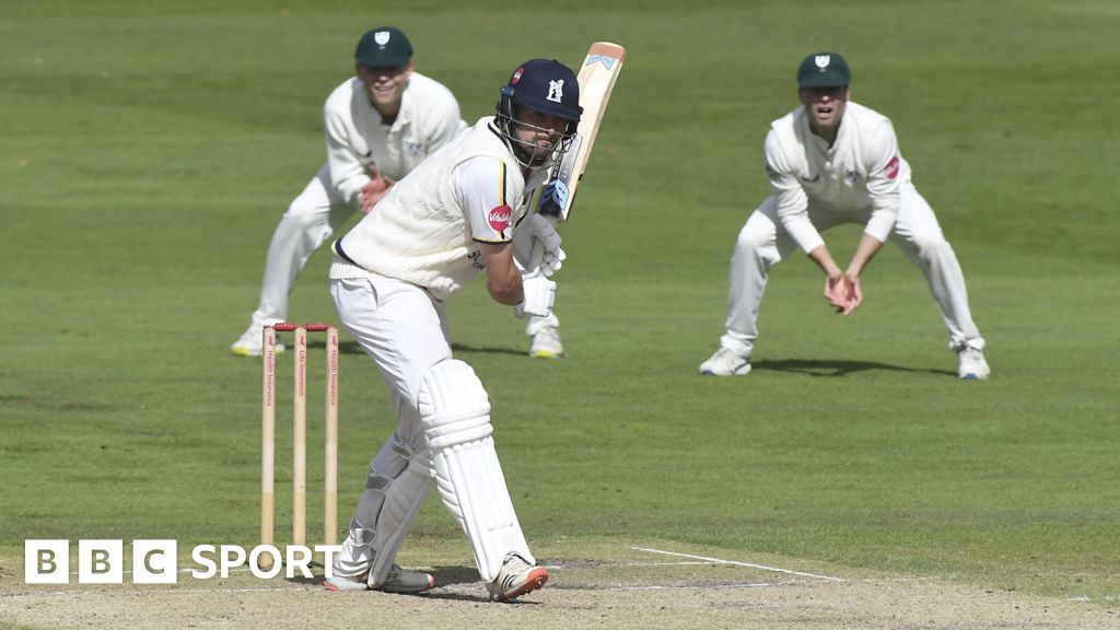 County Championship: Rhodes hits ton as Pears-Bears ends in draw-ZoomTech News