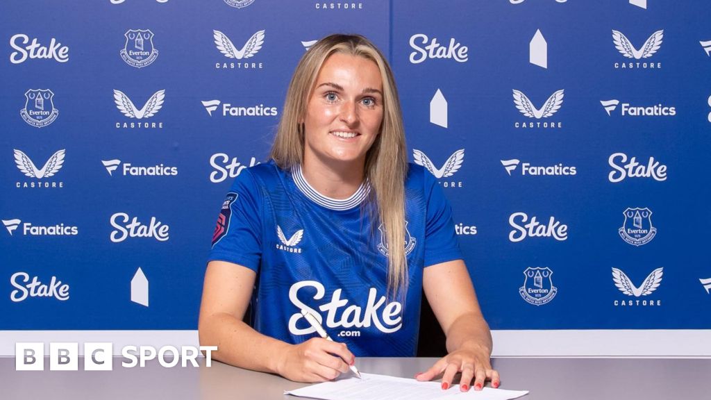 Everton sign former Liverpool winger Lawley