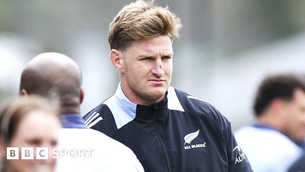 England v New Zealand: Jordie Barrett a doubt after knee injury