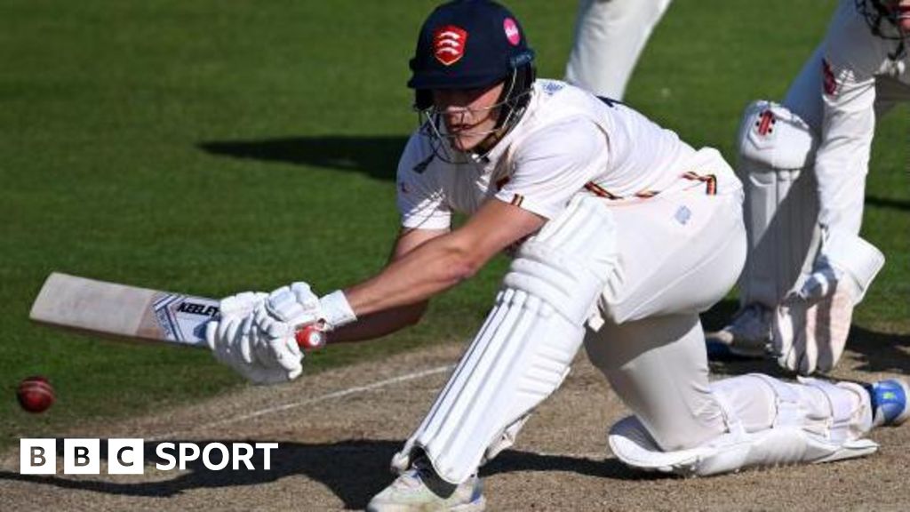 Michael Pepper maiden red-ball ton helps Essex get on top of Pears