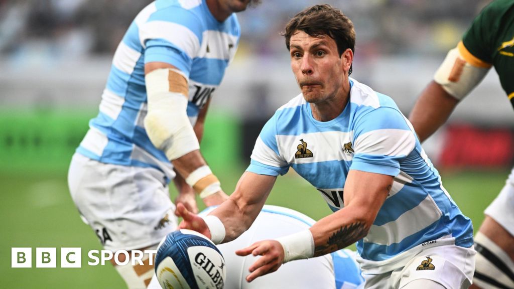 Argentina stun South Africa to keep Rugby Championship alive