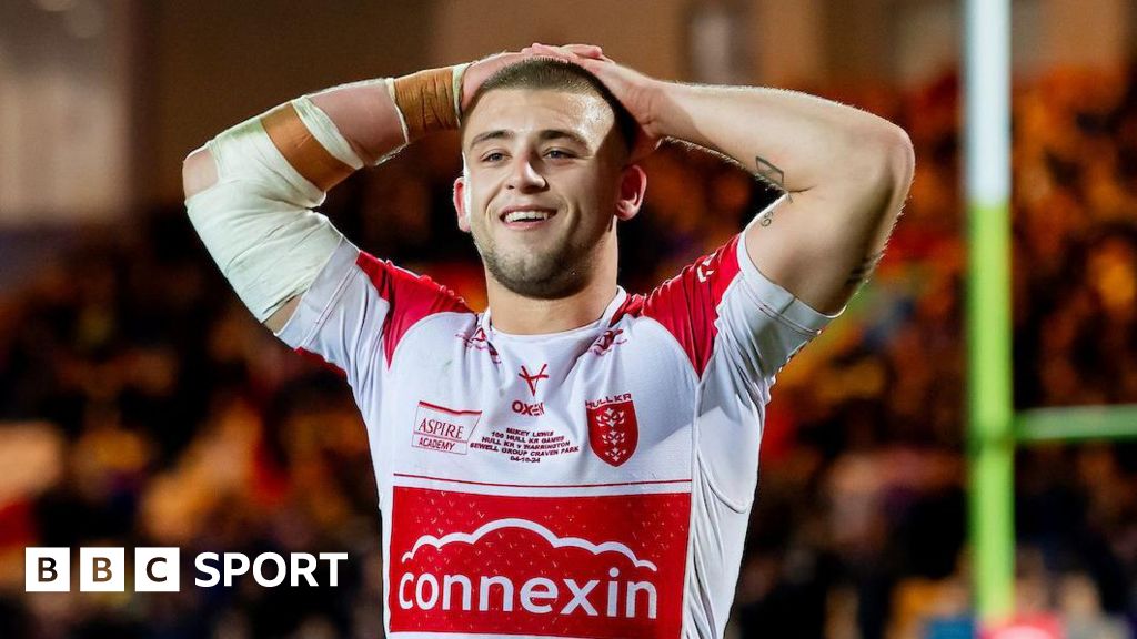 Hull KR's Lewis named 2024 Man of Steel