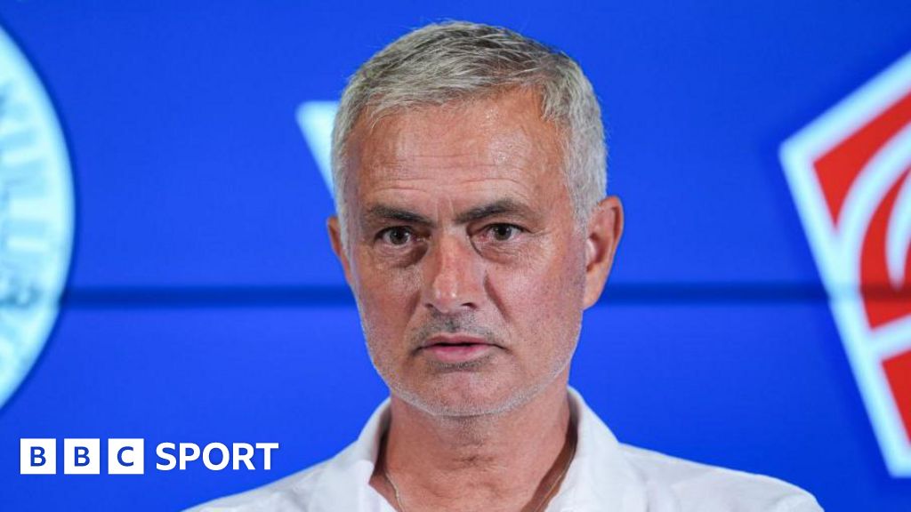 'I can't speak' - Mourinho criticises ref after loss