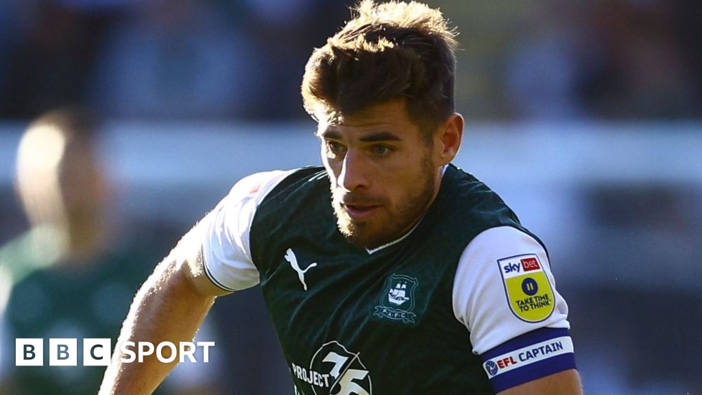 Joe Edwards Plymouth Argyle captain signs new deal to 2025 BBC Sport