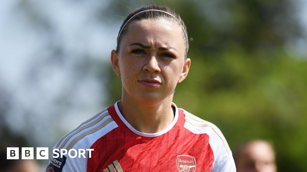 Katie McCabe: Arsenal winger signs new long-term deal - BBC Sport