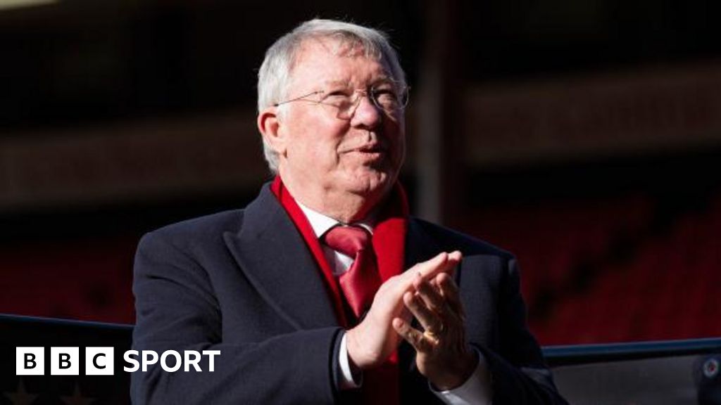 ExArsenal coowner David Dein wanted Sir Alex Ferguson BBC Sport