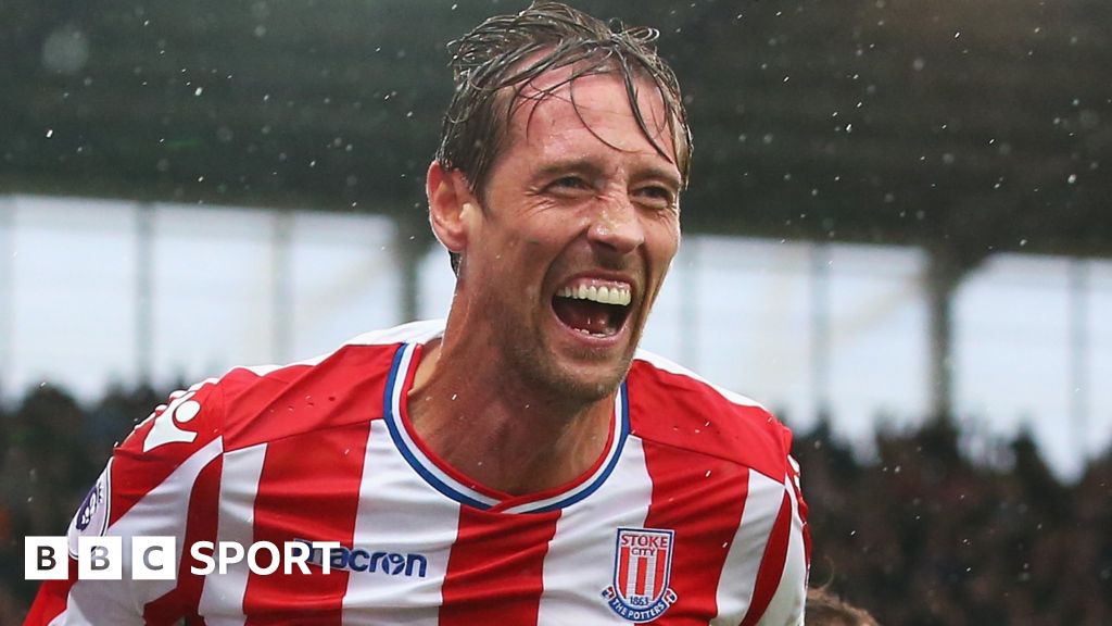 Peter Crouch returns to Premier League at age of 38 after signing