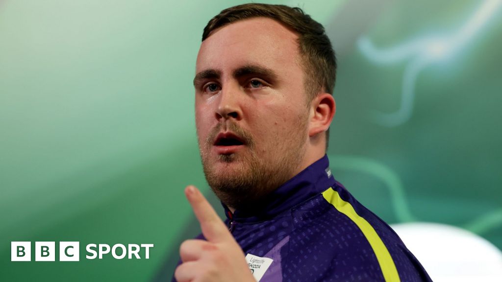 'It's a free hit' - Littler bids for historic title