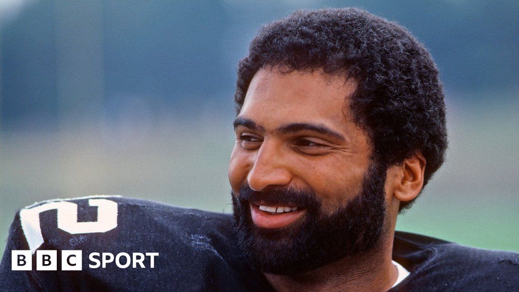 NFL: Franco Harris, who made 'Immaculate Reception', dies aged 72