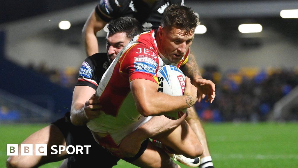 Dragons tame Broncos on London's Super League return