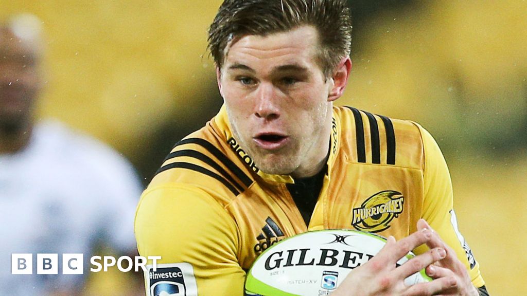 Jason Woodward: Bristol sign Hurricanes back on two-year deal