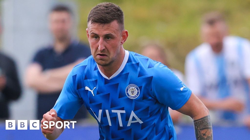 Scott Quigley Stockport County forward moves to Rochdale on season
