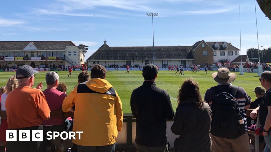 Fans rally for Jersey Reds after rugby club ceases trading - BBC News