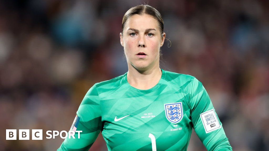 England goalie Mary Earps had her eye on country's number one