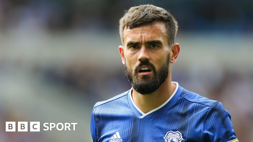 Cardiff, UK. 07th Aug, 2021. Marlon Pack #21 of Cardiff City under pressure  from Callum Styles #4 of Barnsley in Cardiff, United Kingdom on 8/7/2021.  (Photo by Mike Jones/News Images/Sipa USA) Credit