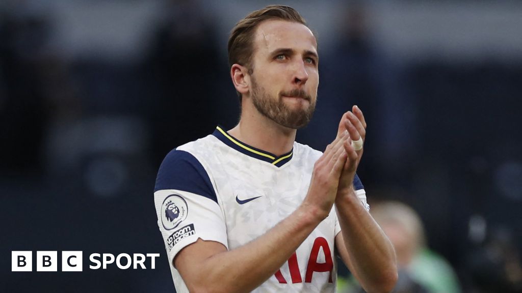 Tottenham left reeling after Harry Kane tells club he wants to