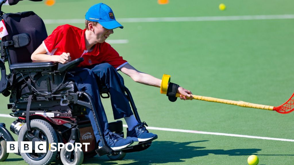 A 7-year-old hockey fan wanted a prosthetic leg that repped his