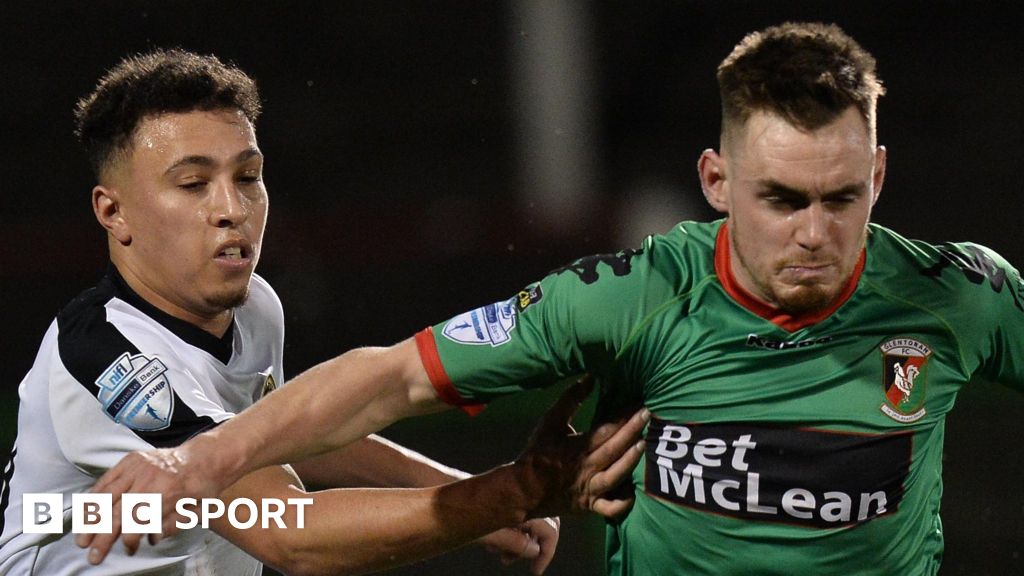 Result: Glentoran V Carrick Rangers - BBC Sport