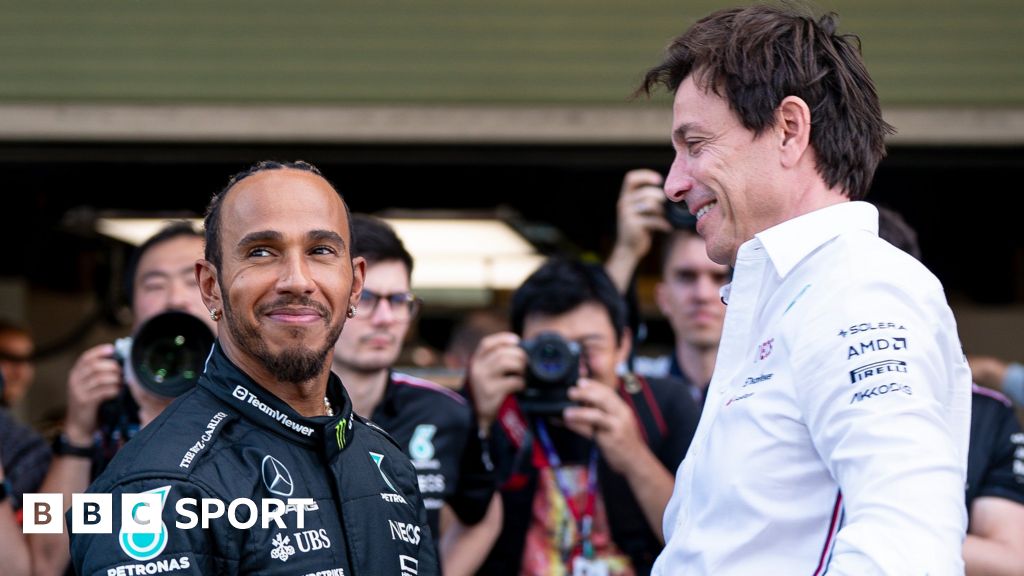 Lewis Hamilton: Toto Wolff está ‘sorprendido’ por la decisión de Ferrari pero ‘no guarda rencor’