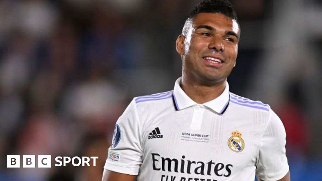 Manchester United agree to sign Real Madrid midfielder Casemiro