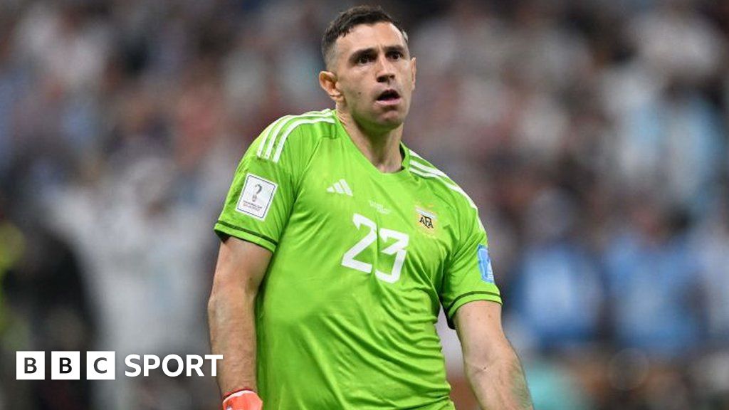 Argentina's shootout hero Emiliano Martinez wins the World Cup's Golden  Glove award