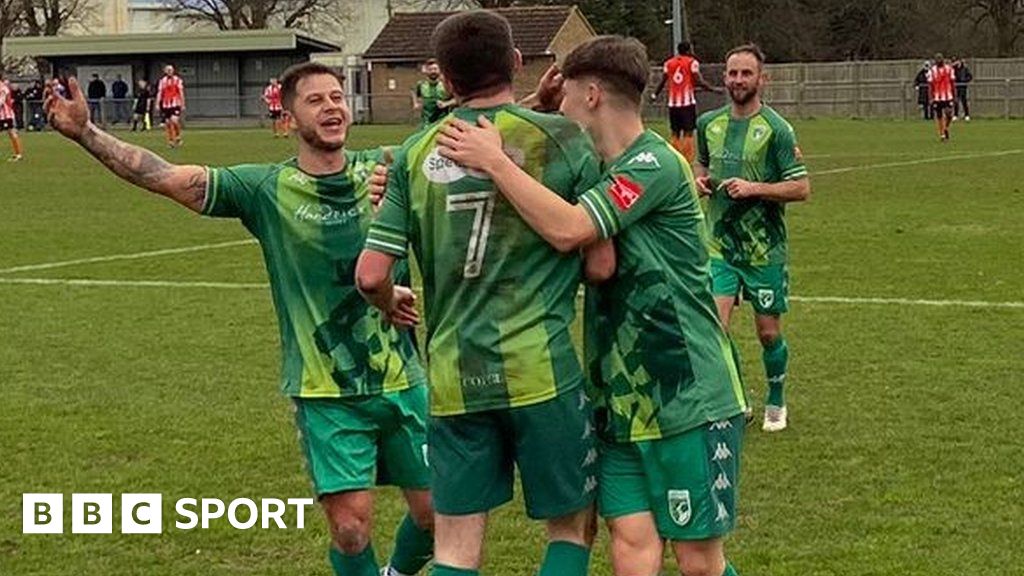 Guernsey FC beat Ashford Town 3-1 as Matt Loaring scores twice - BBC Sport