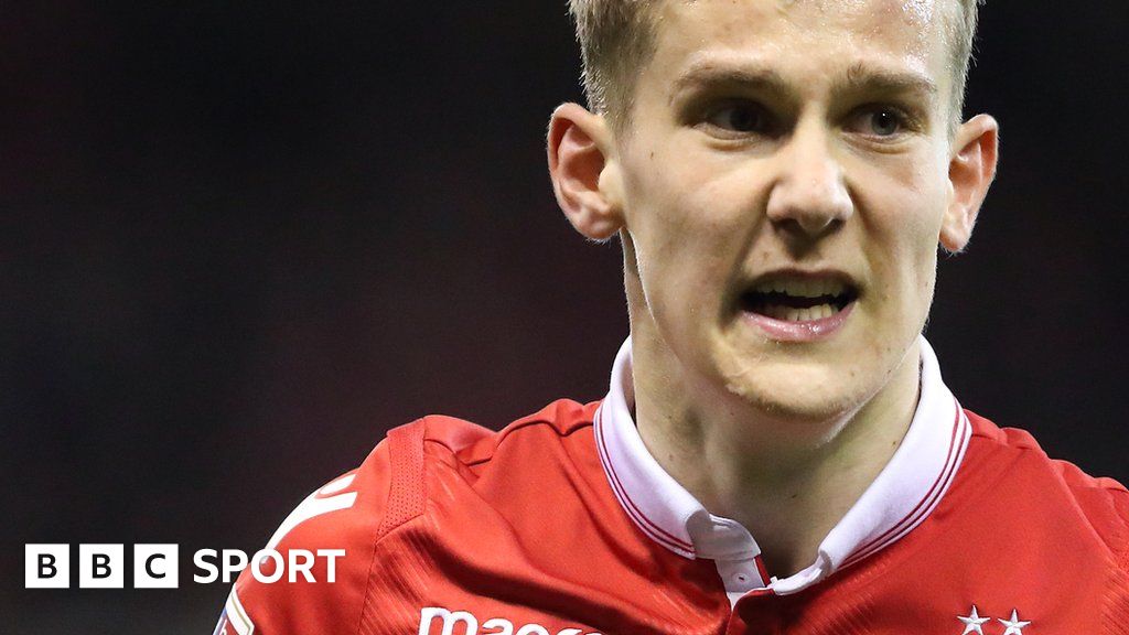 Nottingham Forest Midfielder Ryan Yates Answers YOUR Questions! 