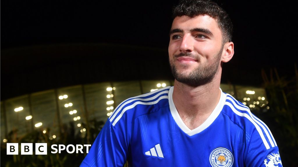 Tom Cannon: Leicester City say they signed striker despite back injury -  BBC Sport