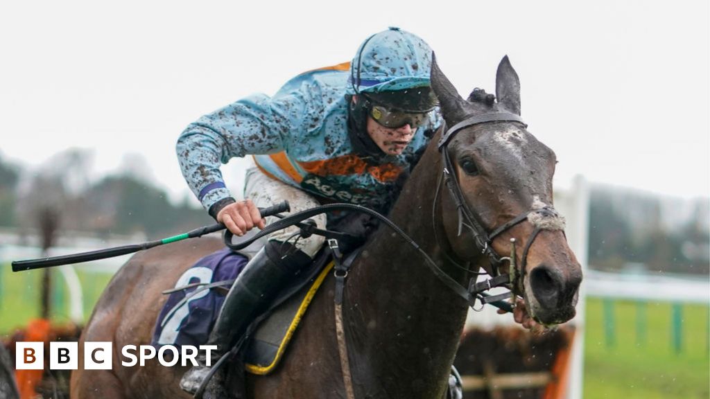 Midlands Grand National: Beauport impresses in victory at Uttoxeter
