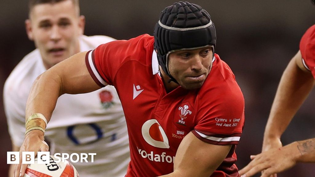 Leigh Halfpenny: Wales great to retire from international rugby