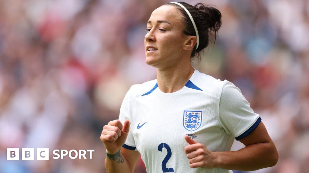 Lucy Bronze: Time with Barcelona drives new kind of standard in England  training