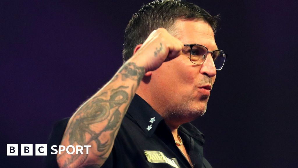 PDC World Championship Gary Anderson through to round three BBC Sport