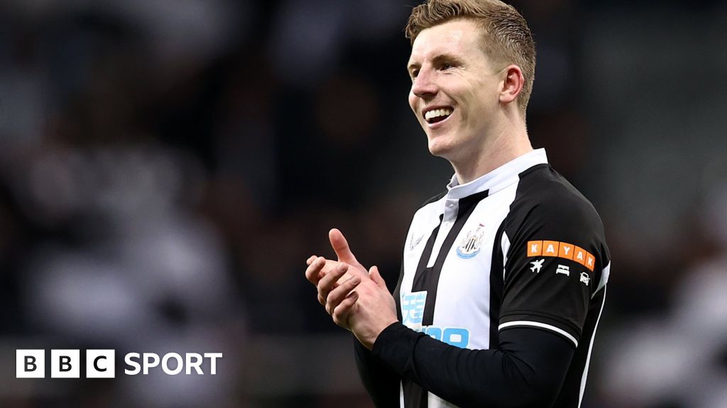 Matt Targett: Newcastle United sign Aston Villa left-back on four-year deal  - BBC Sport