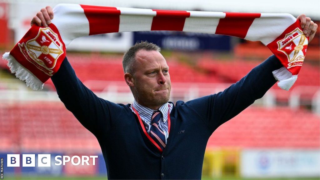 Michael Flynn: Swindon Town boss says club not rushing over signings - BBC  Sport