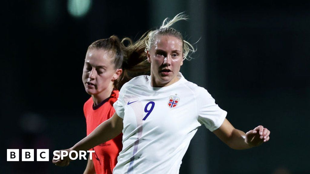 Man United Women sign Norwegian international Lisa Naalsund - SheKicks