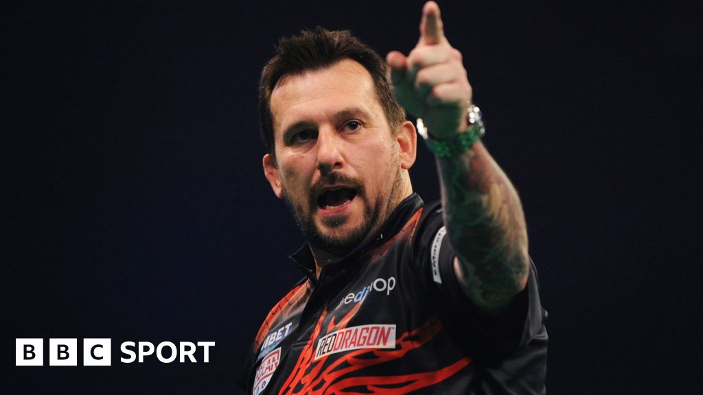 World Series of Darts Jonny Clayton beats Dmitri van den Bergh in