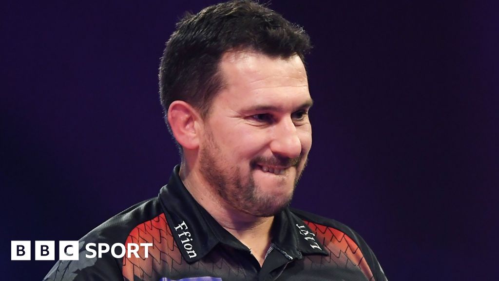 Jonny Clayton earns Premier League challenger place for Cardiff leg