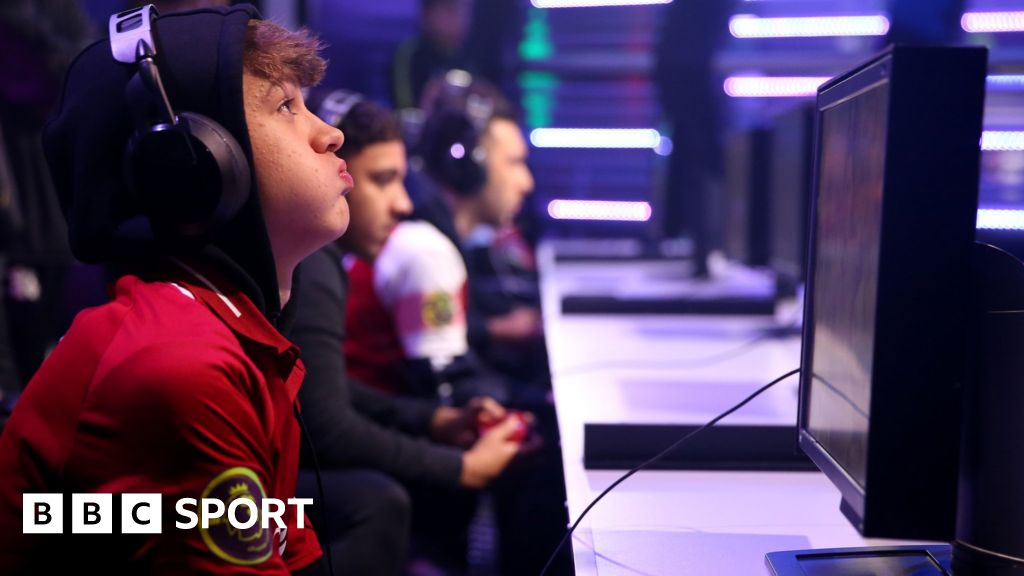 Esports Liverpool Win First Epremier League Tournament Bbc Sport