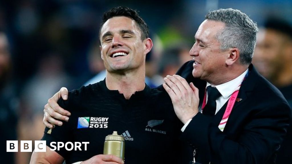 Dan Carter: All Blacks great retires from professional rugby - BBC Sport