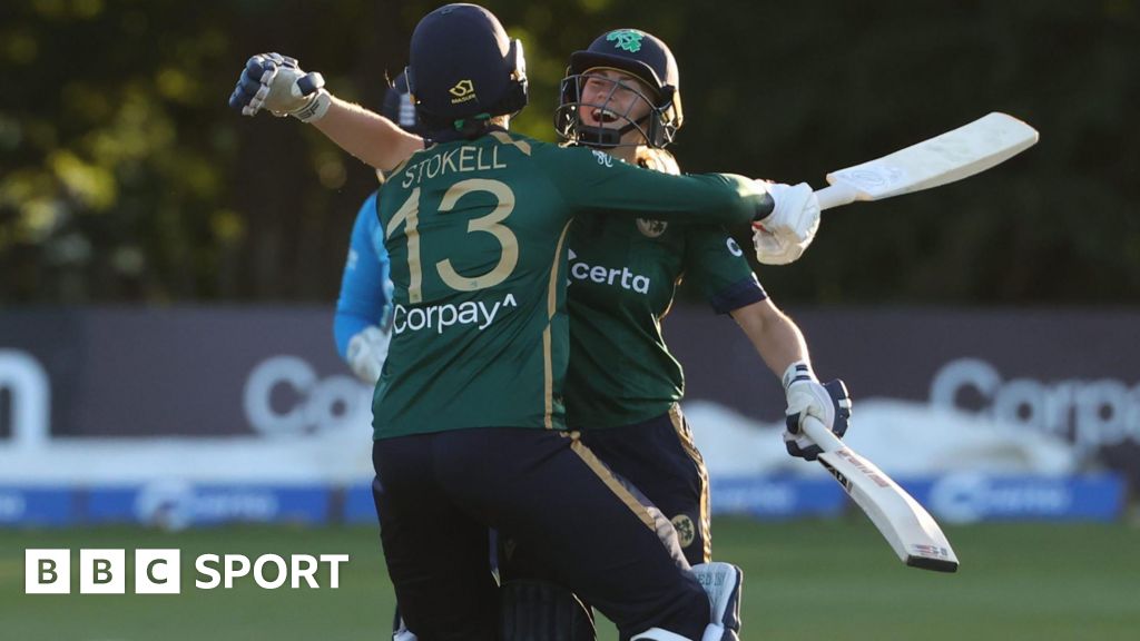 Ireland beat England in chaotic last-ball thriller