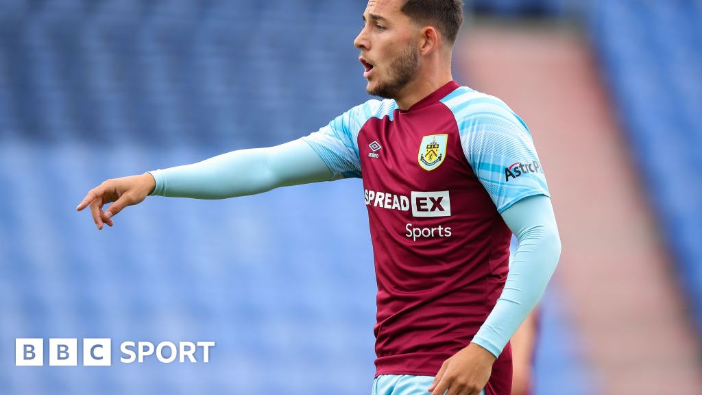 burnley kit away