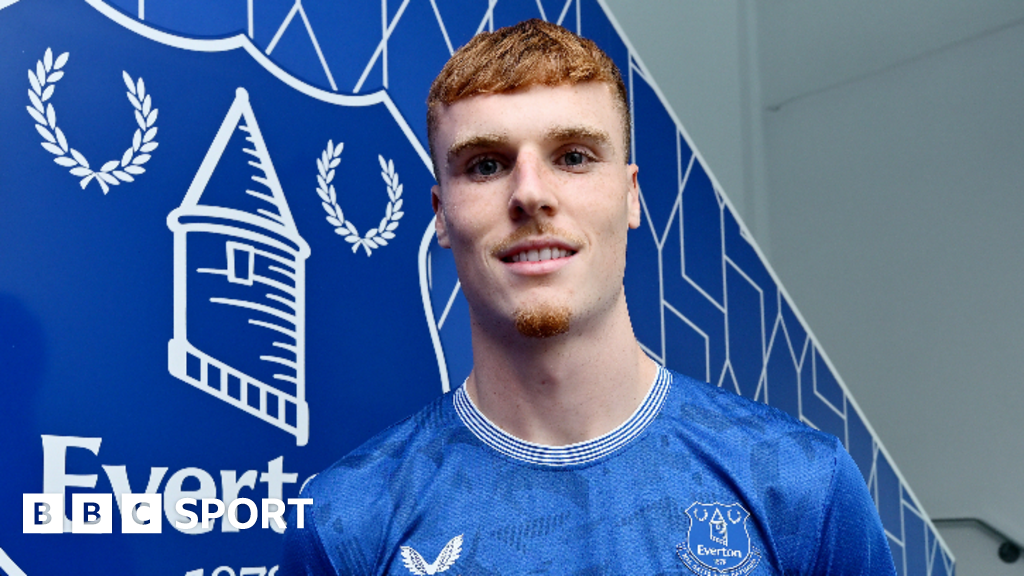 Jake O'Brien: Everton sign Republic of Ireland defender from Lyon - BBC  Sport