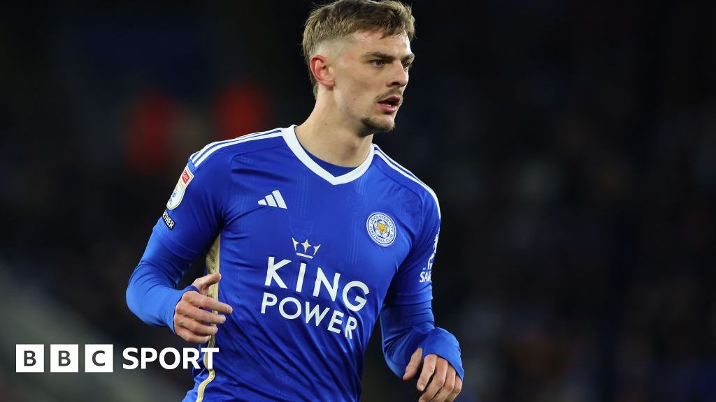 Chelsea agree £30m Dewsbury-Hall fee with Leicester