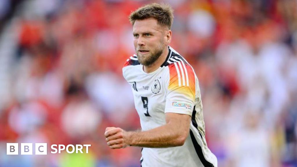 West Ham agree £27m fee to sign Germany's Fullkrug