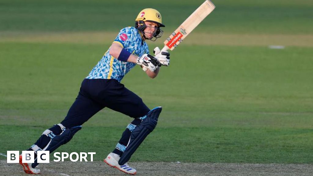 T20 Blast: Birmingham Bears, Surrey and Sussex Sharks reach quarters – BBC Sport