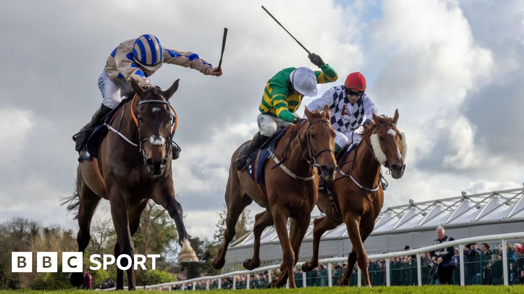 Banbridge edges to Champion Chase win at Punchestown