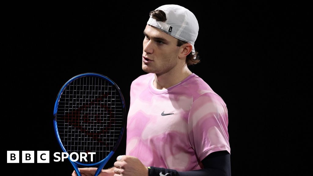 Paris Masters: Jack Draper beats Taylor Fritz to continue winning run